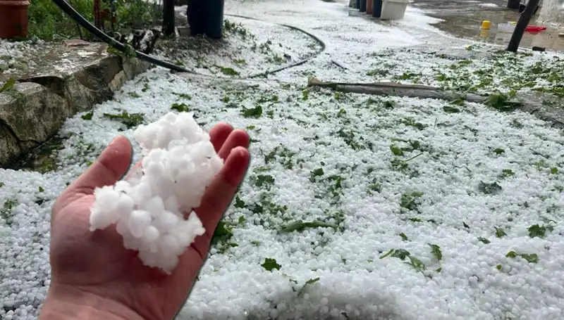 Haziran Ayında Dolu Sürprizi: Her Yeri Beyaz Kaptı!