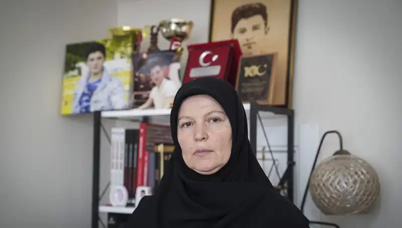 15 Temmuz'un Kahramanı 16 Yaşındaki Mahir Ayabak'ın Anneden Düşmeyen Acısı