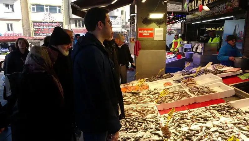 Hamsi Fiyatları Karaborsaya Düştü: Tezgahlarda Çeşitlilik Arttı!