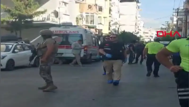 İzmir'de Silahlı Saldırı: Karakolda İki Şehit, Bir Yaralı!