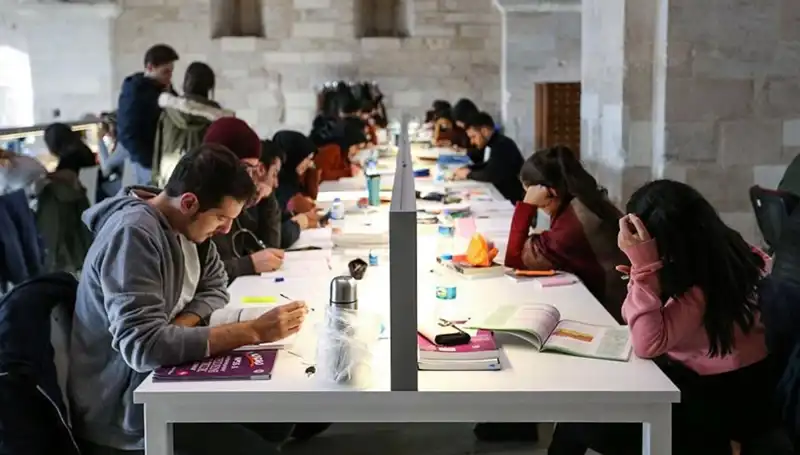 Üniversitelerin 2023-2024 Eğitim Takvimi Nasıldır? Tarihler Açıklandı!