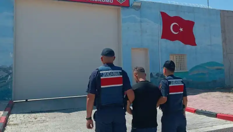 Afyon'da Suçlarla Mücadele Operasyonu: 9 Aranan Kişi Yakalandı!