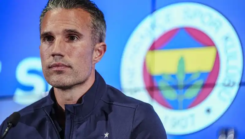 Robin van Persie, Fenerbahçe'nin Tur Şansını Yüzdeyle Açıkladı ve Heyecan Yarattı