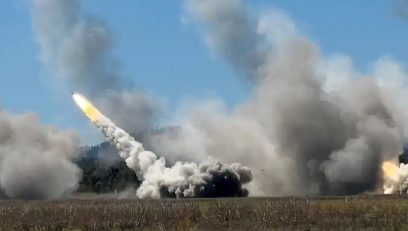 Avustralya'da Tarihi An: HIMARS Atışı ile Askeri Tatbikat Fark Yarattı