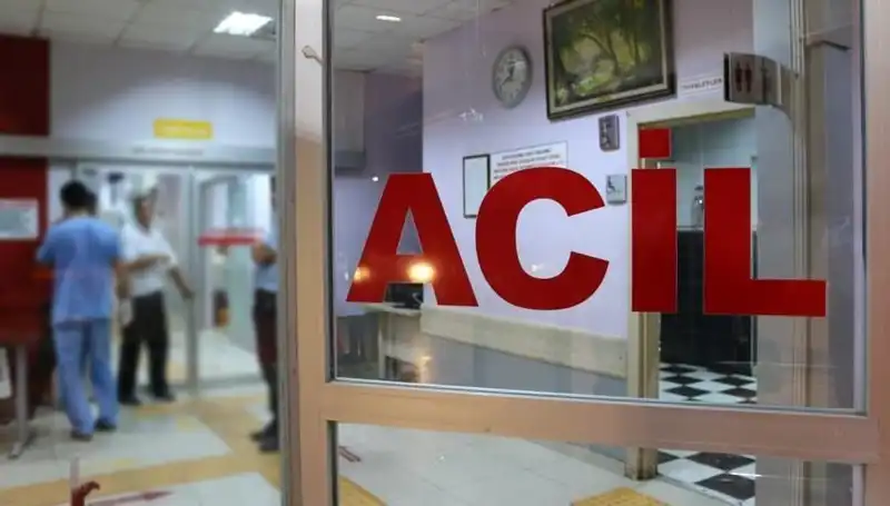 Burdur'da Sokakta Bıçaklı Kavga: Bir Kişi Ağır Yaralandı