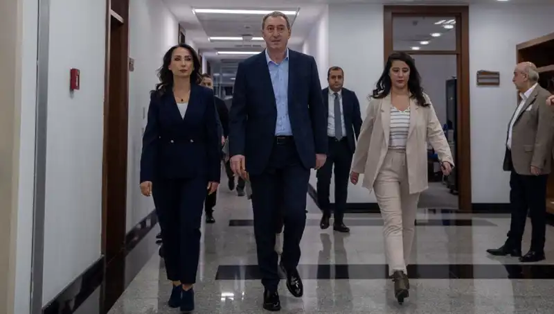 DEM Parti Heyeti Siyasi Parti Turu İçin Hareketlendi