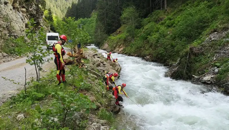 Trabzon’da Dereye Düşen Çocuğun Kayıp İzi: Baba İçin Adli Kontrol