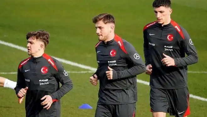 Fenerbahçe Hayalleri Yıkıldı: Milli Yıldız Galatasaray’a İmza Atmaya Hazırlanıyor!