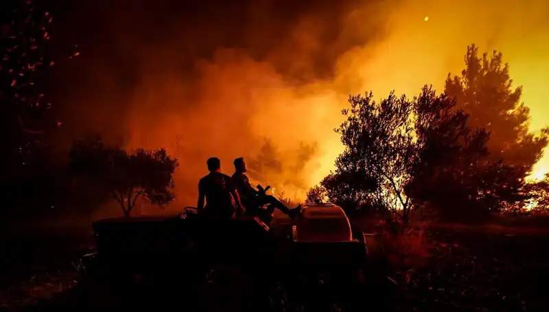 Çanakkale'deki Orman Yangını Büyüyor: 785 Kişi Tahliye Edildi