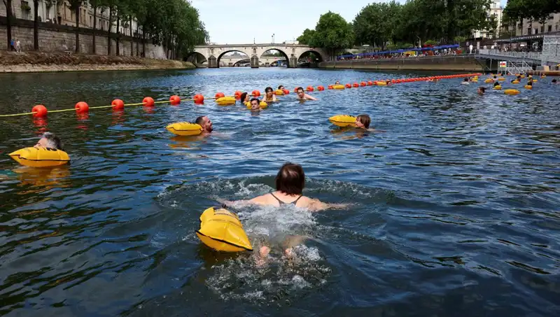 Paris'te Tarihi Değişim: Seine Nehri 1923'ten Sonra İlk Kez H halka Açıldı!