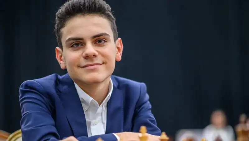 16 Yaşındaki Genç Türk, Dünya Şampiyonunu Yenerek Tarih Yazdı!