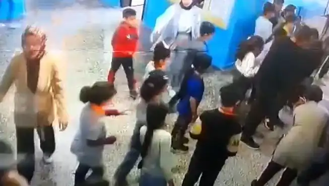 Mardin'de Dili Boğazına Kaçan Öğrenciye Müdür Yardımcısı Zamanında Müdahale Etti