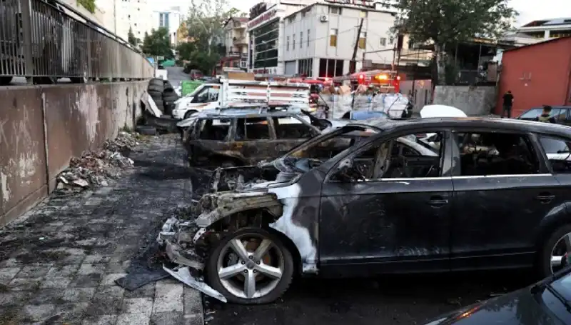 Sanayide Tamir Bekleyen Araçlar Küle Döndü: Yangının Nedeni Ne?