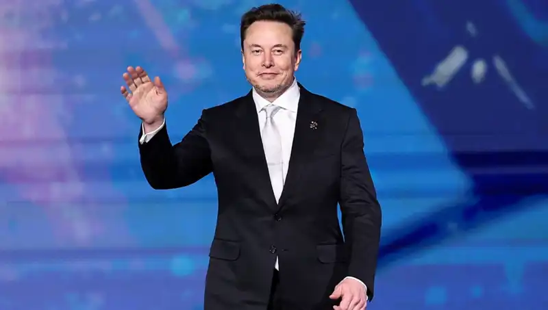 Tesla, Kendi Yeni "Canavarı"nı Tanıtmaktan Vazgeçti: Nedenleri ve Etkileri