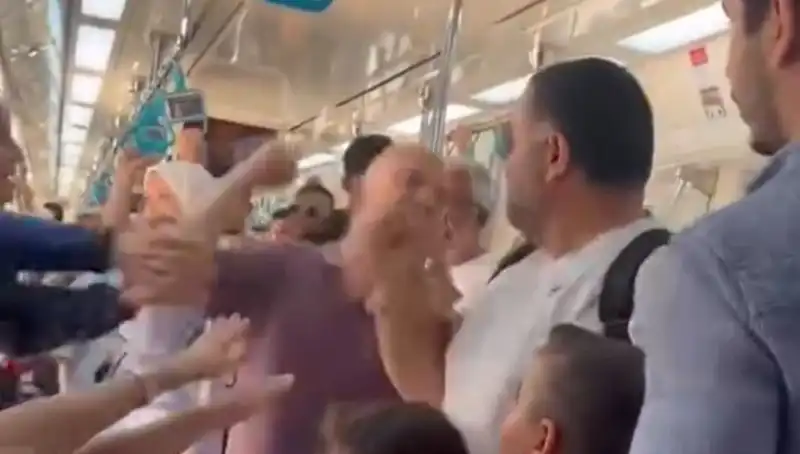 Marmaray'da İnanılmaz Yumruklu Kavga: Olayın Ardındaki Gerçekler