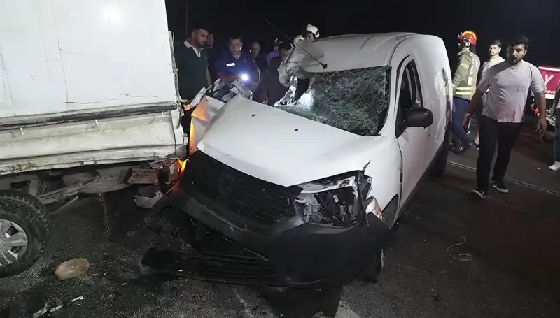 İstanbul'da Dehşet Anları: 3 Kişinin Yaralandığı Feci Kaza