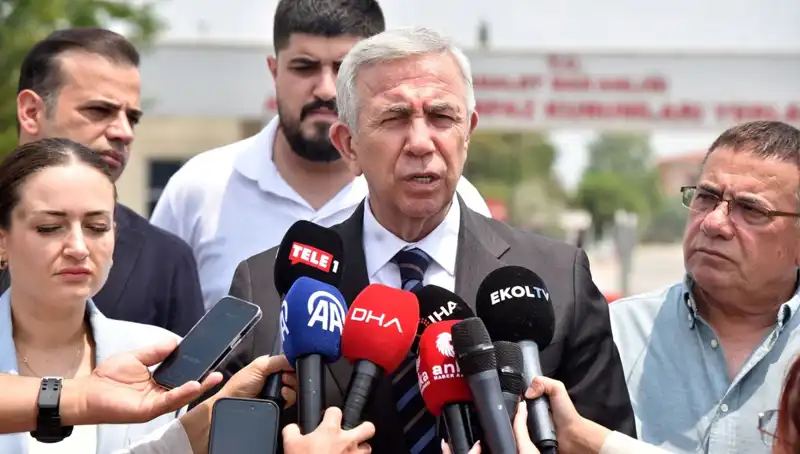 Mansur Yavaş, Muhittin Böcek'i Ziyaret Etti: Dostluk ve İş Birliği Mesajı