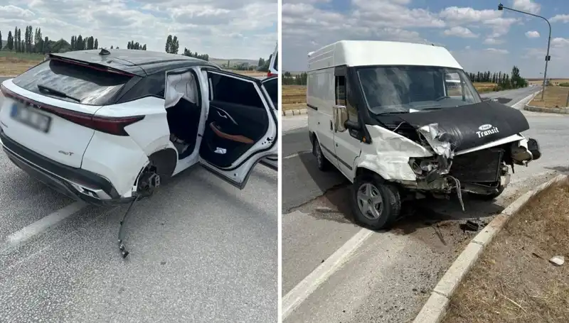 Çorum’da Feci Kaza: İki Araç Kafa Kafaya Çarpıştı