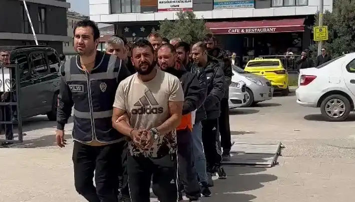 Edirne'de Büyükyıldırım Operasyonu: 7 Firari Suçlu Yakayı Ele Verdi!