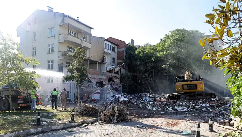 Sındırgı'da Deprem Sarsıntıları Devam Ediyor: Vatandaşlar Endişeli