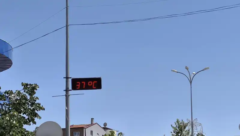 Yazın Ortasında Termometreler 38 Dereceye Ulaşarak Rekor Kırdı!