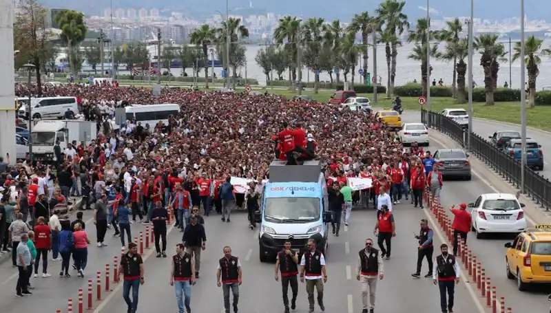 İzmir'deki Grevde 4. Gün: İşçiler ve Sendikalar Kararlı Mücadelede!