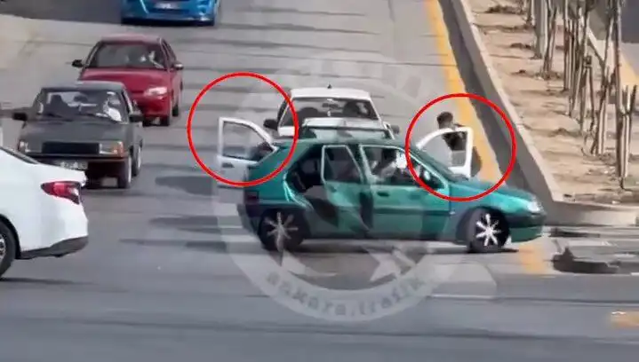 Trafikte Bıçak ve Kılıçlı Saldırı: Yakın Takip ve Gözaltılar