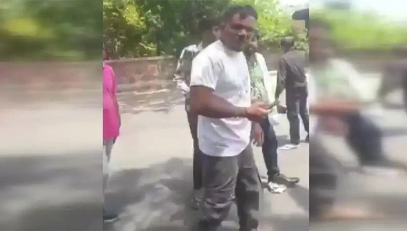 11A Yolcusunun Şok Anları: 'Biri Beni Yakaladı'