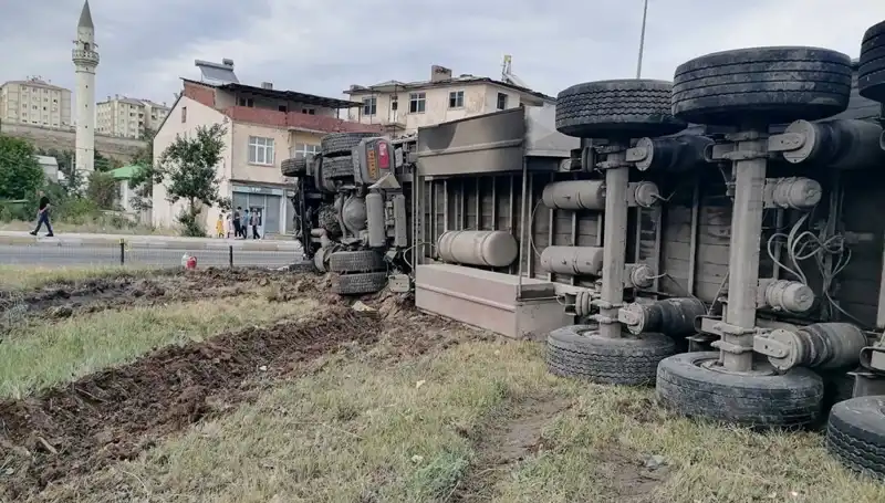 Erzurum’da Freni Boşalan TIR, Büyük Bir Felakete Yol Açtı