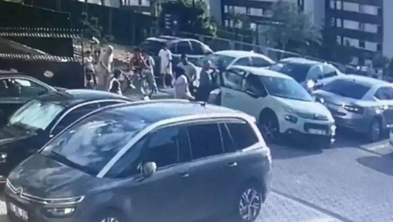 Eşini ve Aile Bireylerini Ezerek Kaçan Adamın Şok Olayı
