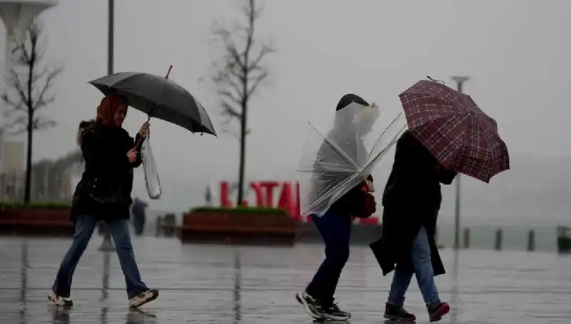 Meteorolojiden Üç Gün Sürecek Kuvvetli Sağanak Uyarısı Geldi