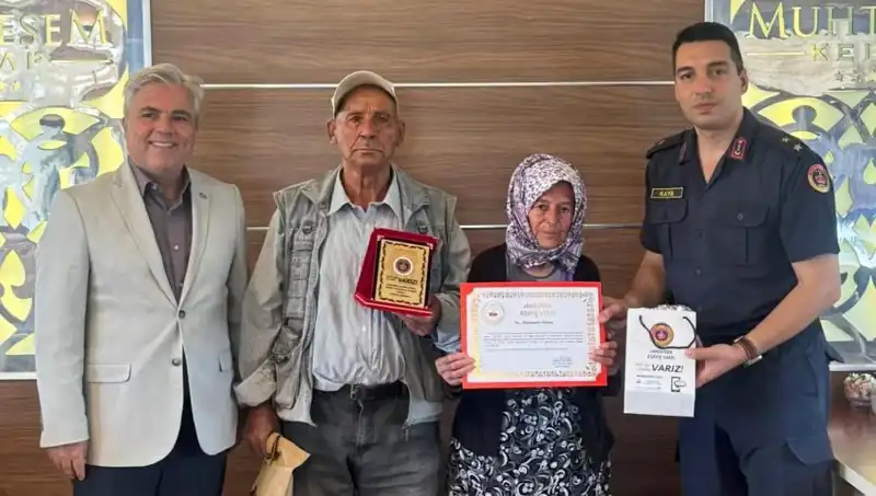 Tek Eviyle Hayat Kurtaran Ailenin Duygulandıran Bağışı
